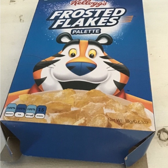 Glamlite Frosted Flakes Eyeshadow Palette New In Box - Picture 3 of 3